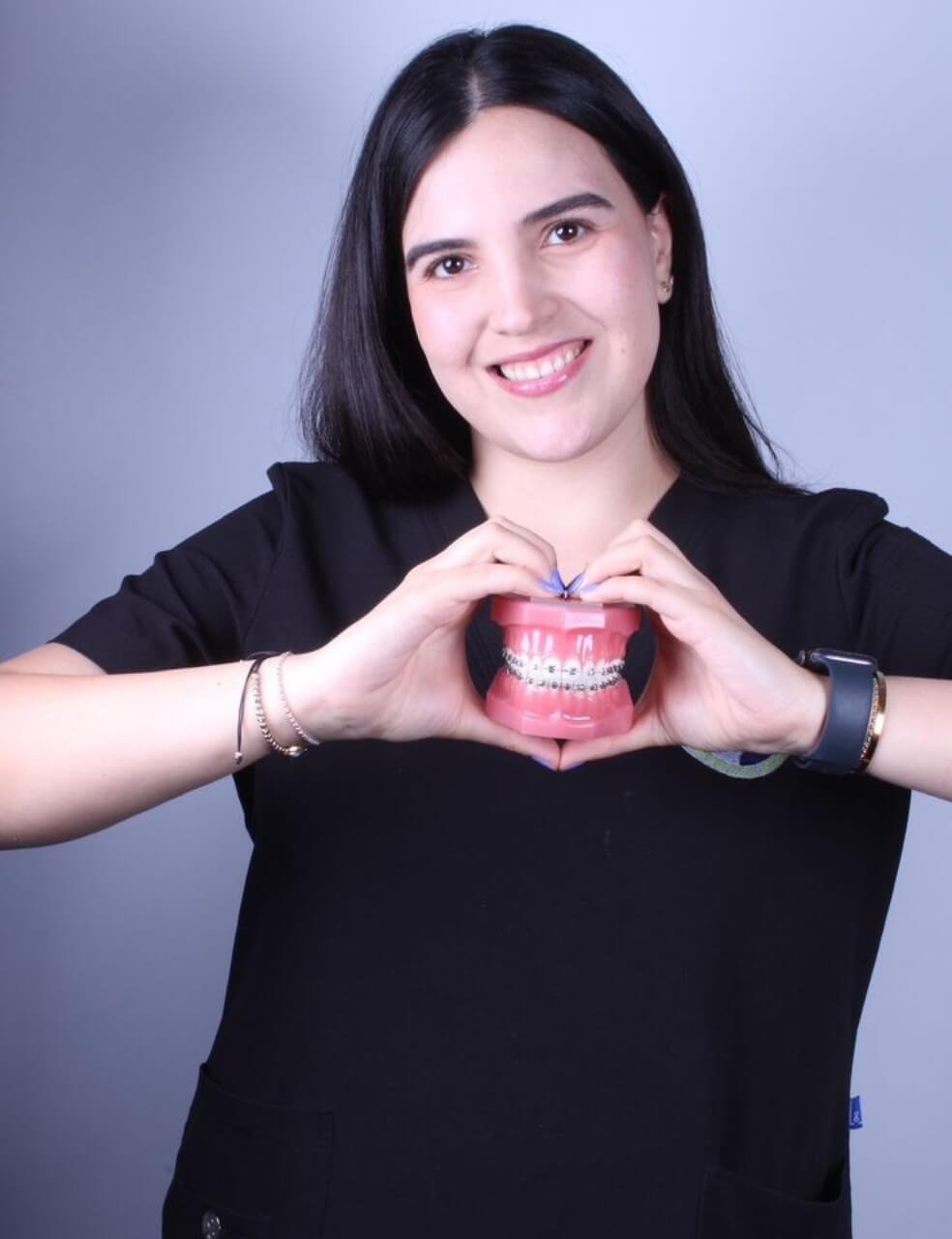 Sobre mí - Paola Saracho - Dentista en San Luis Potosí Acerca de - Paola Saracho - Dentista en San Luis Potosí